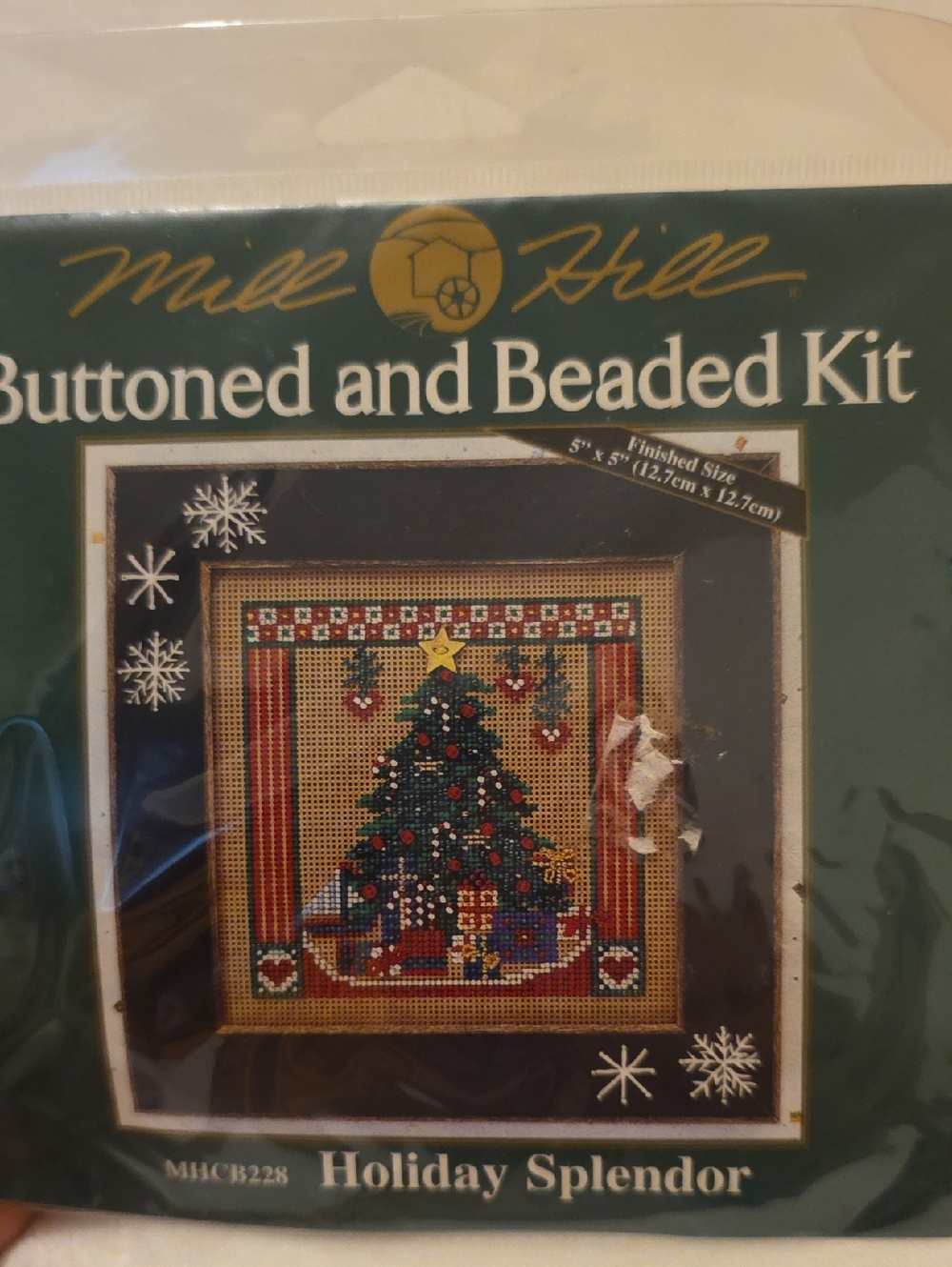 Mill Hill Holiday Splendor Buttoned and Beaded Cross-Stitch Kit - Christmas Tree